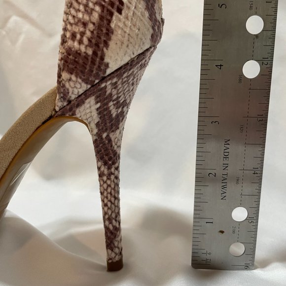 Guess High Heals - Picture 2 of 6